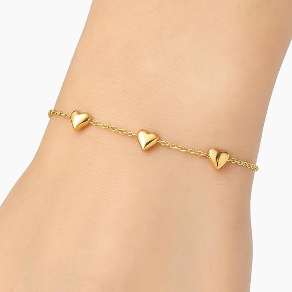 KIANJA Herz Armband Damen vergoldet — 4 filigrane Herzen, Edelstahl, verstellbar